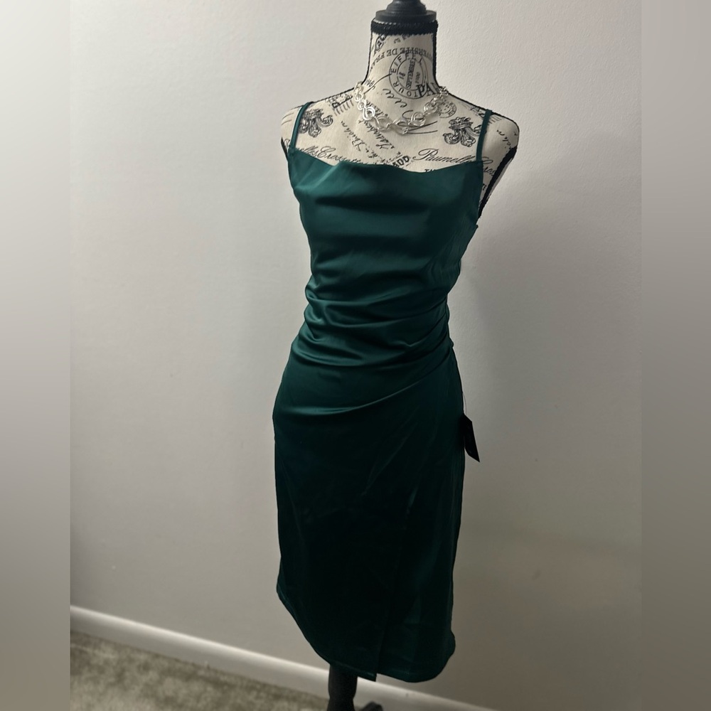NWT- Lulu's Hollywood Woman’s Green Satin Midi Dress